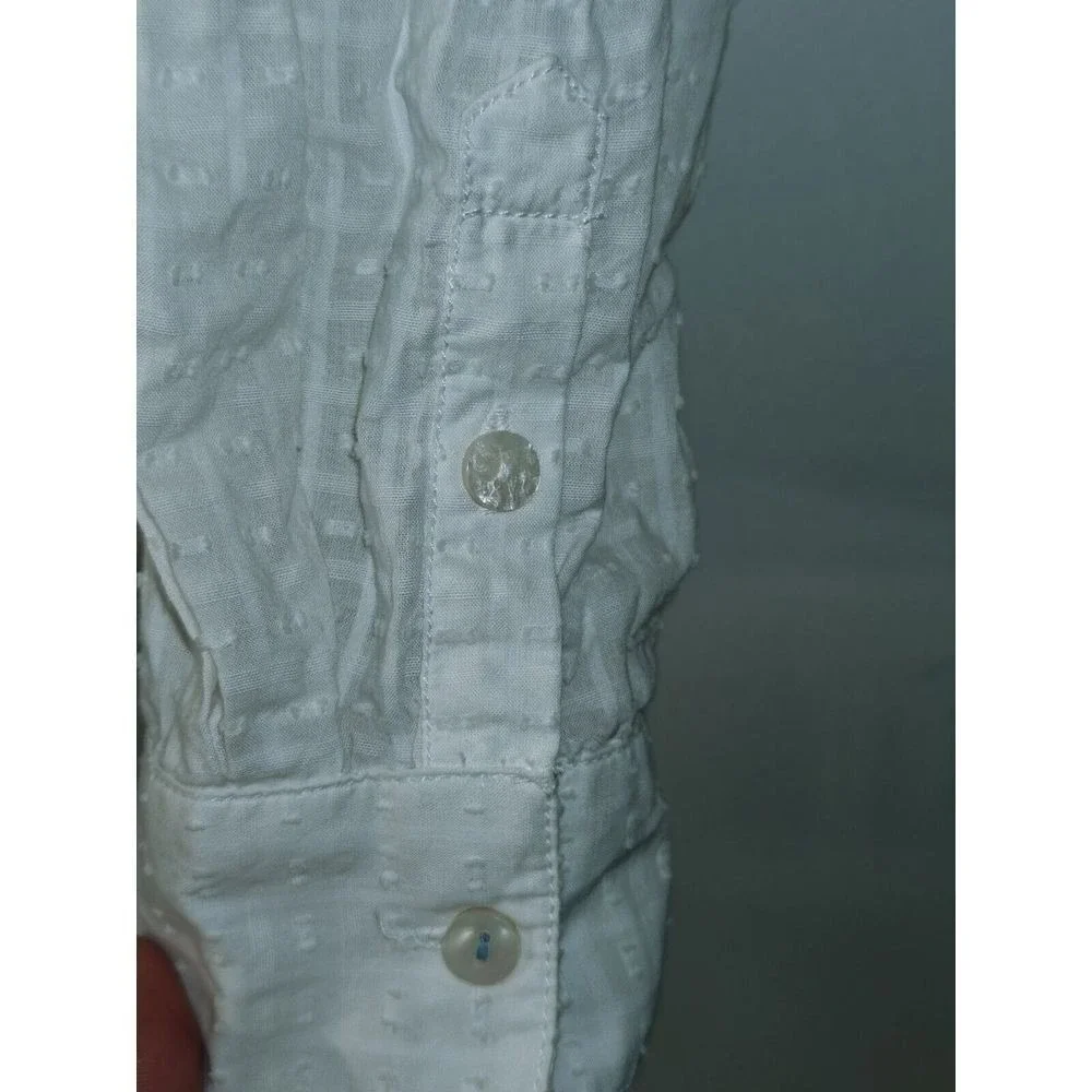 White Textured Button Up Shirt with‎ Lace Back Detail xs Read